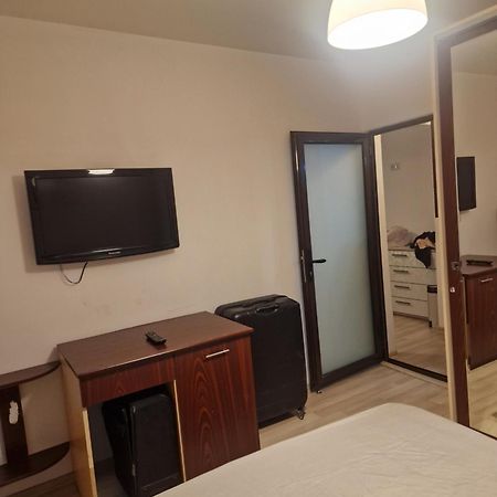 2 Bedrooms Apartment. Galaţi エクステリア 写真