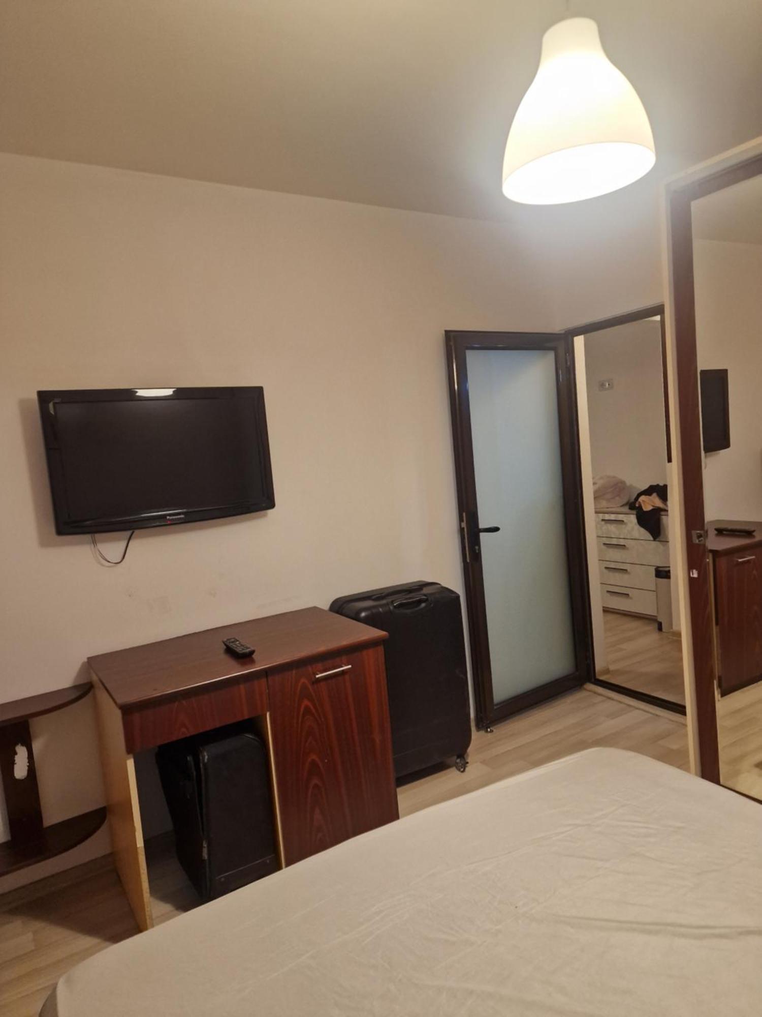 2 Bedrooms Apartment. Galaţi エクステリア 写真